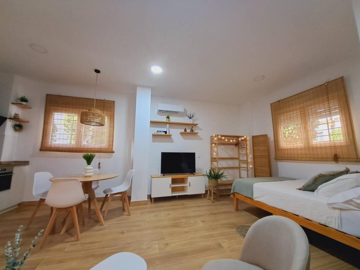 Coffee & Calm Triana Apartment Sevilla Exterior foto